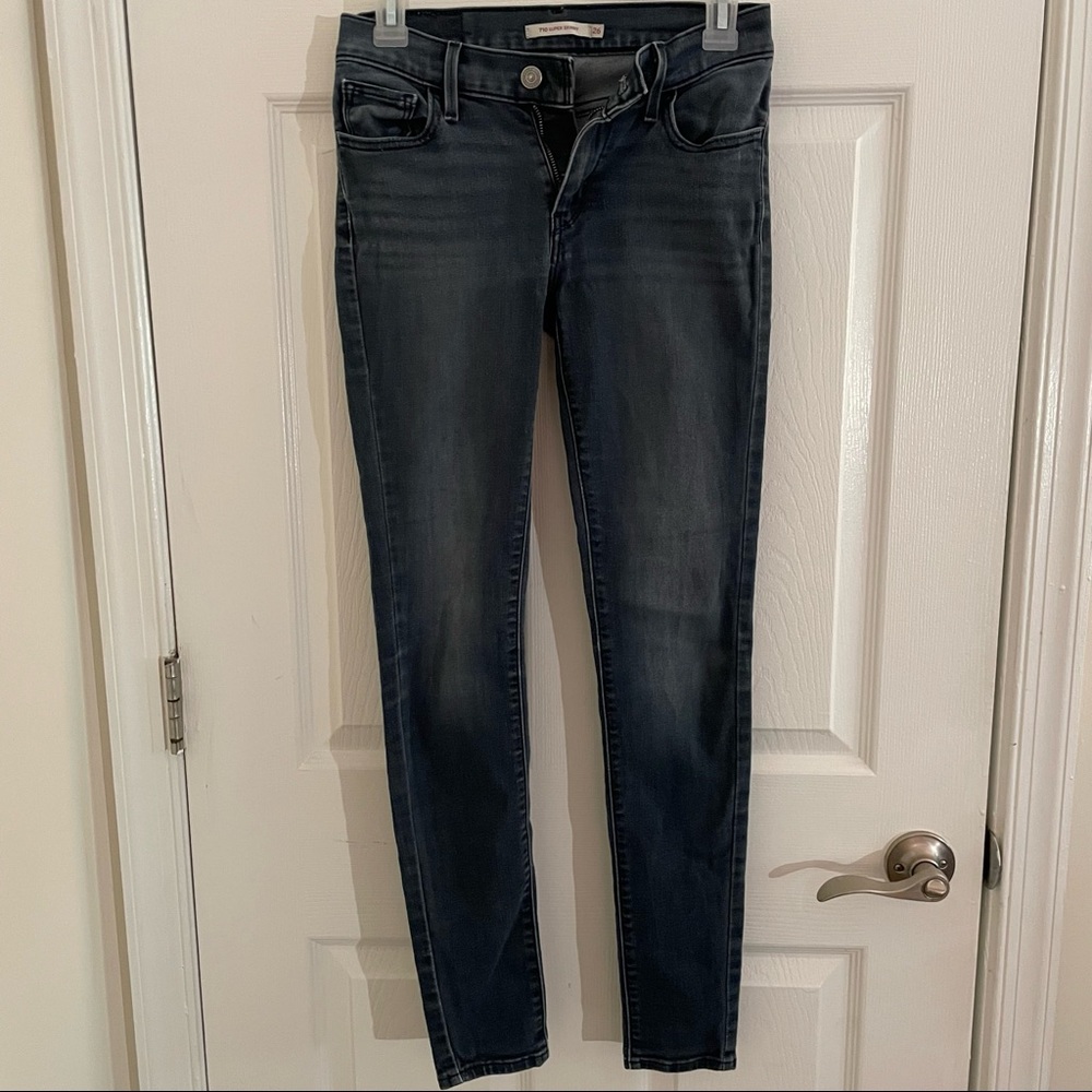 Levi’s 710 super skinny jeans
